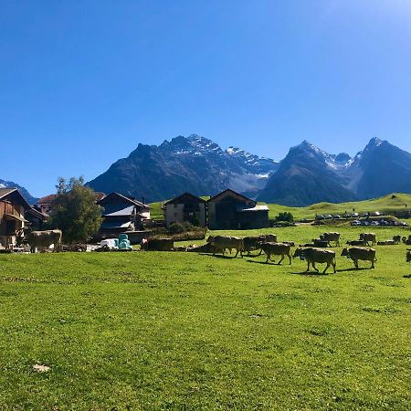 Ferienwohnung Chasa Genuina Ftan Exterior foto