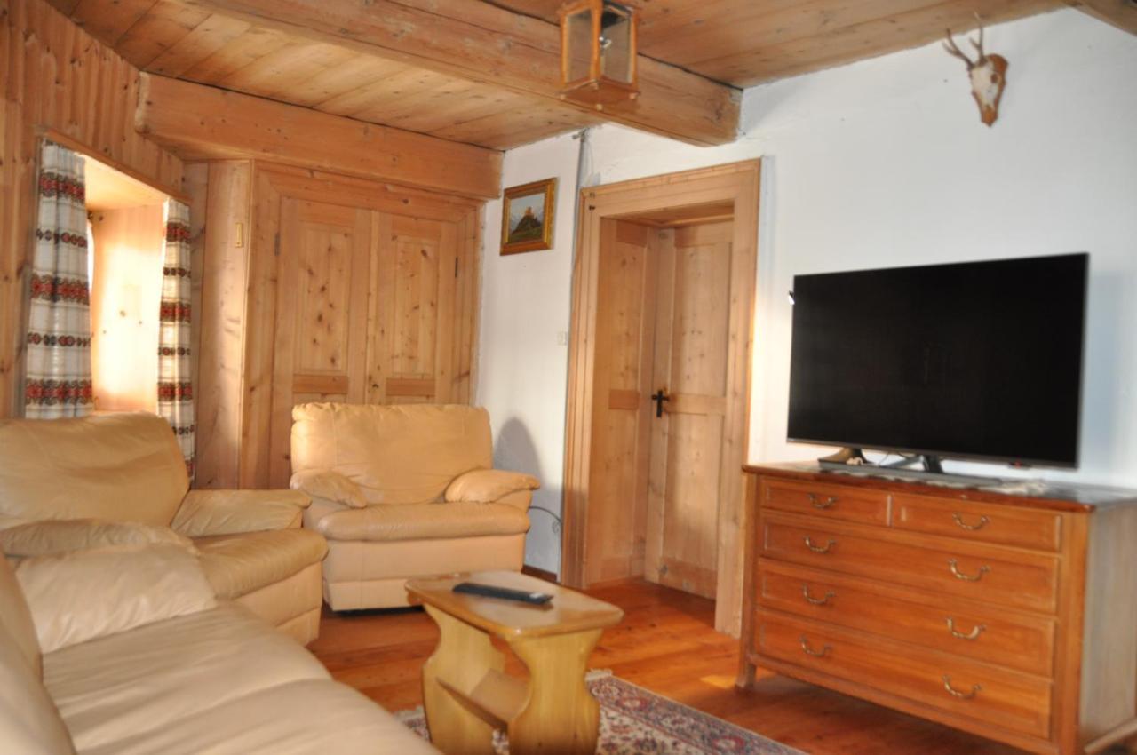 Ferienwohnung Chasa Genuina Ftan Exterior foto